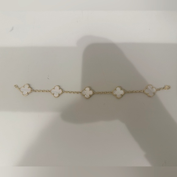 Van Cleef & Arpels Jewelry - Alhambra mother of pearl bracelet